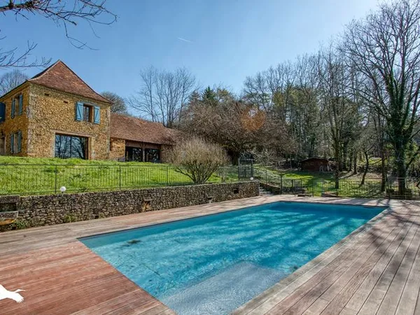 Maison en pierre de 6 pièces principales