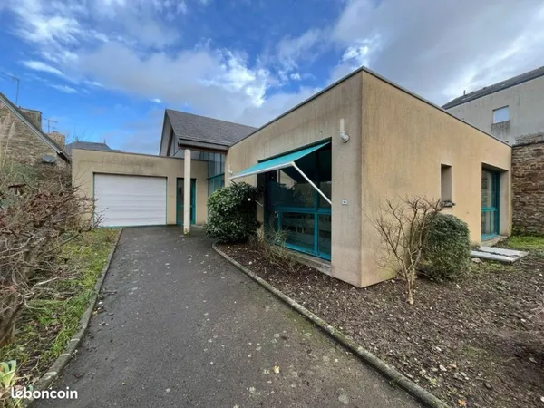 Local commercial 140 m² Ducey-les-Chéris