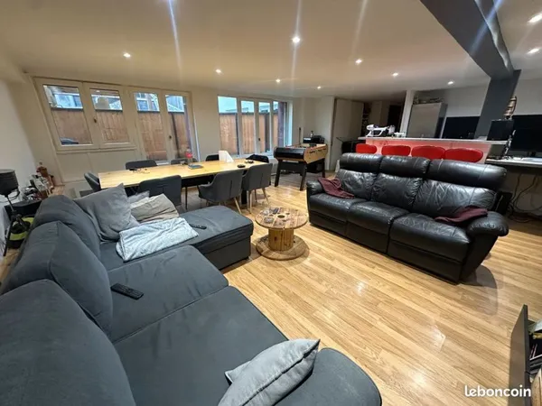 Appartement avec terrasse + parking en hyper centre de St Etienne