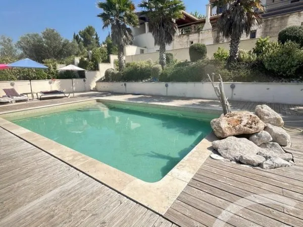 Maison 10 pièces 232 m²