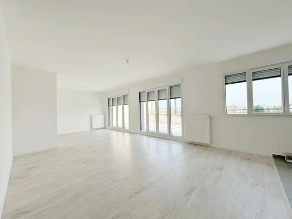 Local professionnel 3 pièces 119 m²