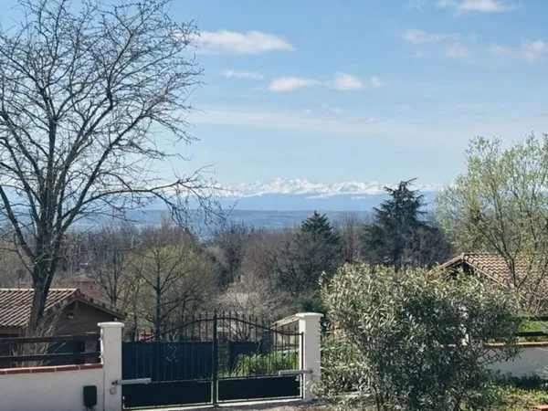 Villa plein pied avec magnifique et rare vu sur les Pyrénées