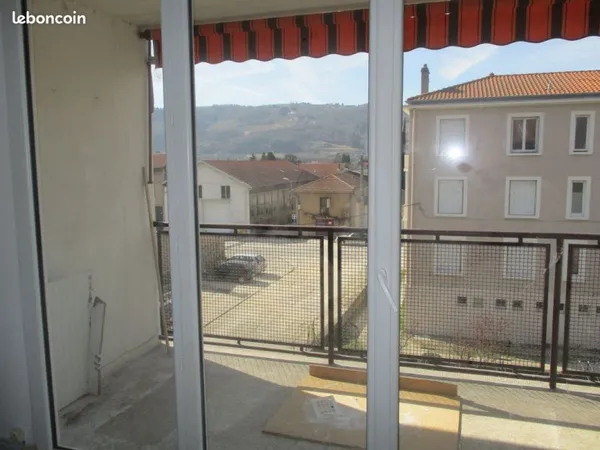 Sud de St-Vallier, appartement type 4 avec terrasse, cave, jardin privatif et stationnement