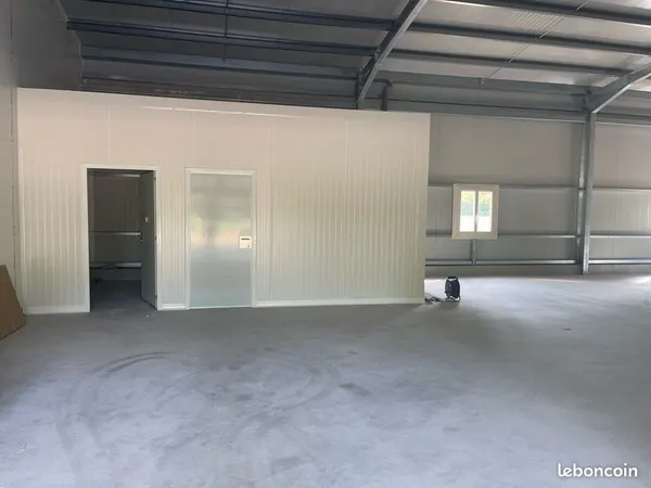 Hangar 200 m2 - thuir