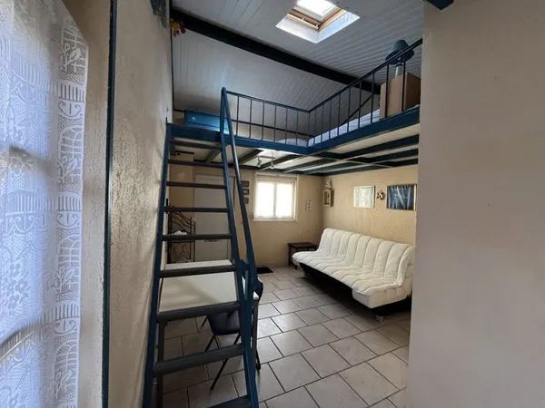 Maison en pierre de 2 pièces principales