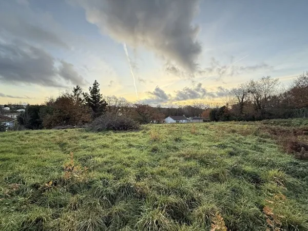 Terrain 3165 m²