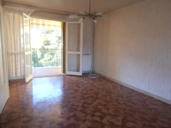 Toulon entre Serinette et Aiguillon T4 avec Terrasse dans réside