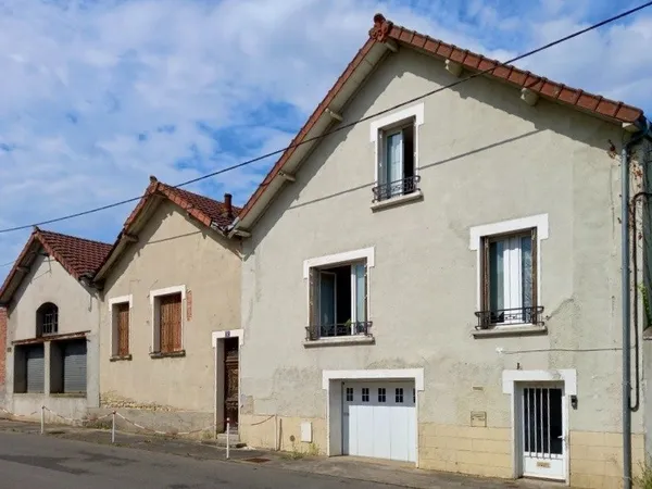 SANCOINS maison 4 chambres, terrain, annexes