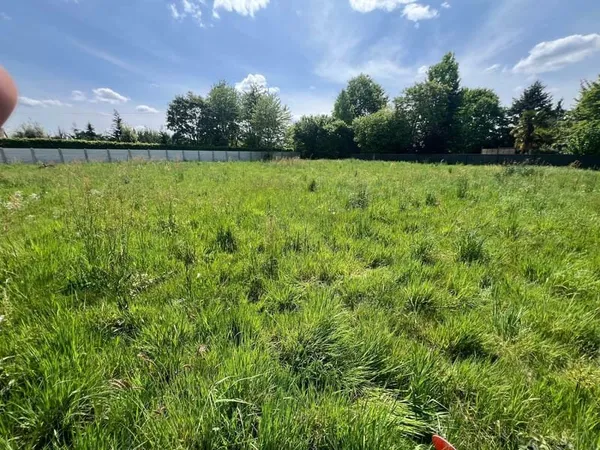 Terrain de 1144m2 a Moncé en Belin