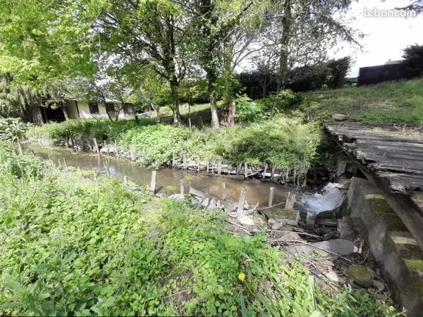 TERRAIN DE LOISIR avec maisonette