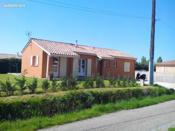 Villa T4 de 97m² habitable spacieuse avec dépendance au calme