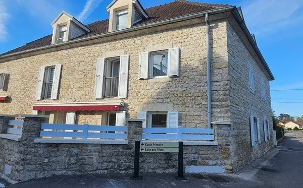 ✨ Appartement de Plain-Pied avec Terrasses - Charme de l'Ancien et Confort Moderne, à Deux Pas de To