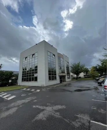 Bureaux commerciaux 60 et 180 m²