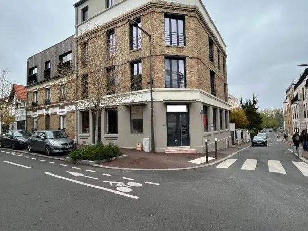 Local commercial 149 m²