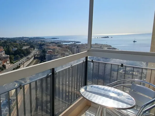 2 pièces - Vue dégagée - Plage et Gare à 50 m