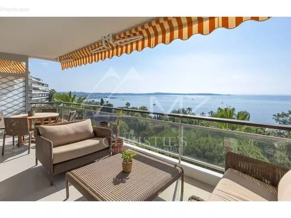 Appartement d'angle contemporain