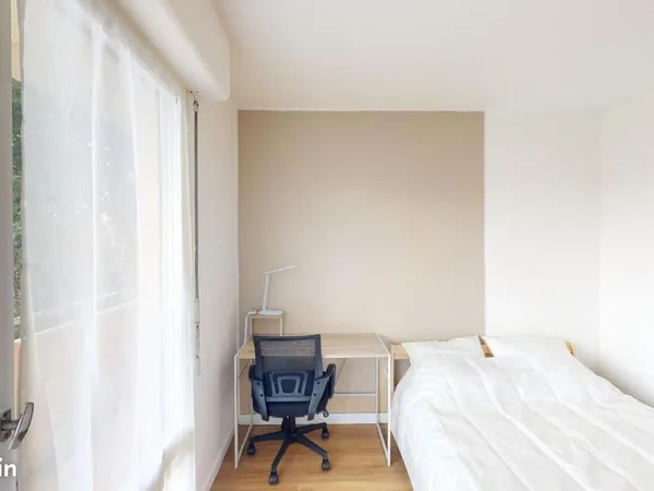 Chambre 7 pièces 92 m²