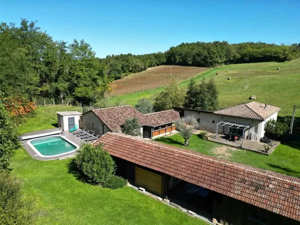 Près de Marmande et Monségur - Belle maison rénovée avec gîte et piscine