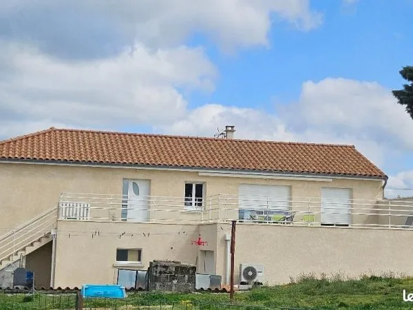 Maison Sarras rénovée 2023 T4 90 M2