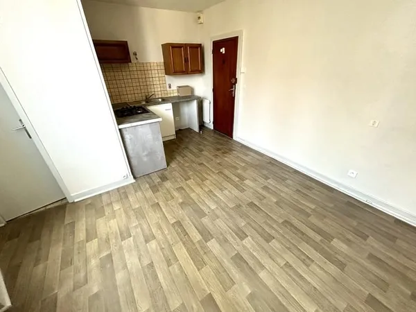À LOUER Studio Proximité de la Cité Scolaire Albert Londre