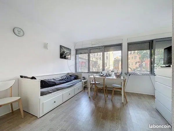 Studio 1 pièce 25 m²