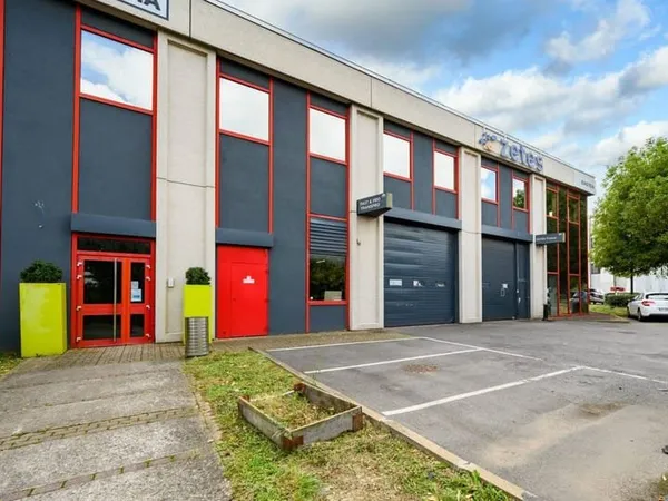 Entrepôt 4078 m²