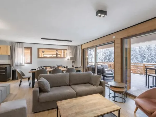 Quality 4 Bed Apt with Extra Large Terrace, Chatel