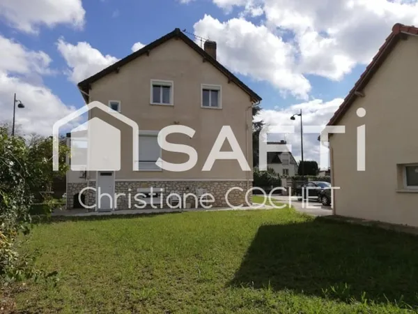 Maison rénovée 102m2 carrez, 120m2 au sol + 110m2 au sol garage pour un 2ème bâti sur 703m2 de terra