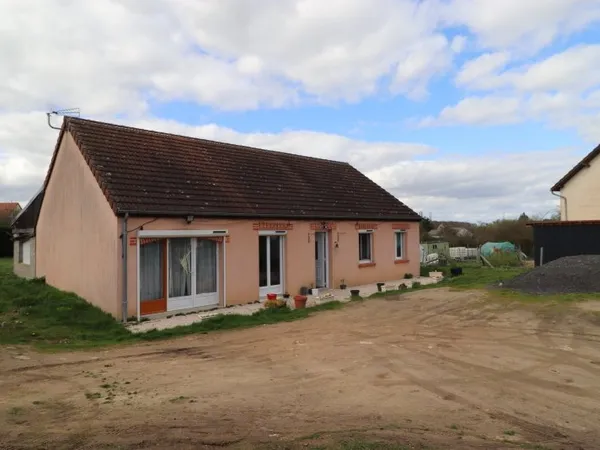 Maison Toury Lurcy 6 pièce(s) 159 m2