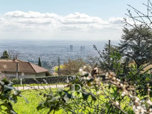 Terrain 1658 m²