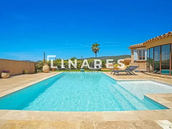 LA SEDUISANTE - Villa T7 de 225m2 - Terrain 759m2 - 13600 CEYRESTE