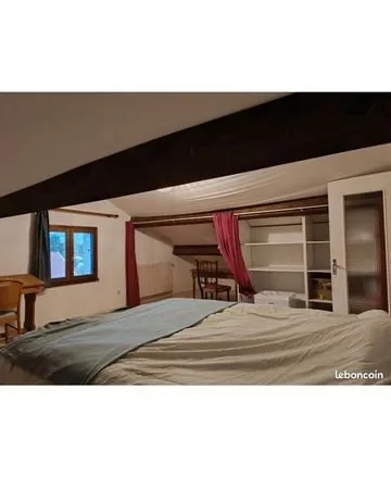 Loue grande chambre aménagée chez l'habitant