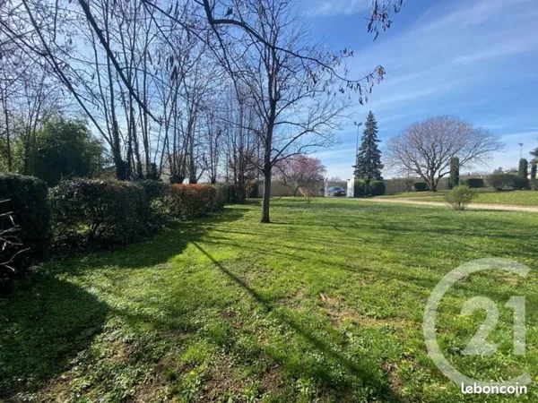 Terrain 950 m² Charentay