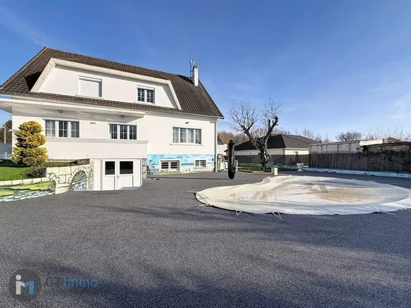 Maison 6 pièces 245 m²