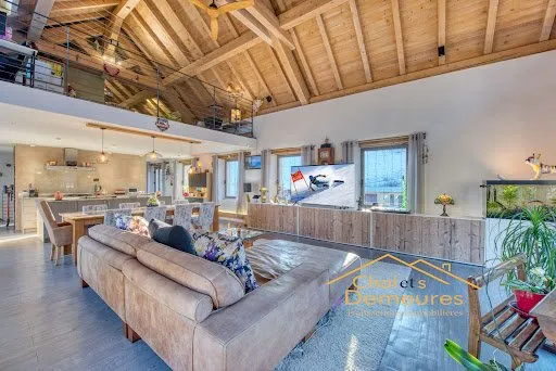 Maison 10 pièces 341 m²