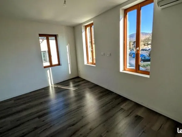 Local bureaux 131 m²