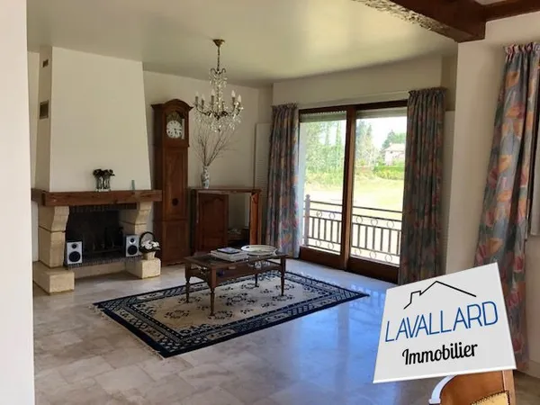 Maison 5 pièces 220 m²