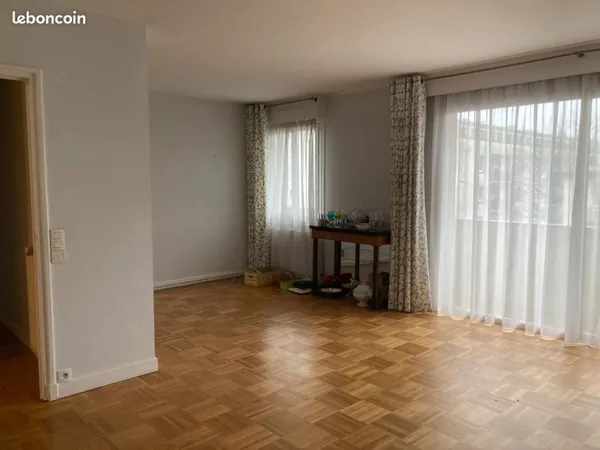 APPARTEMENT T5, 106 m2, plein centre