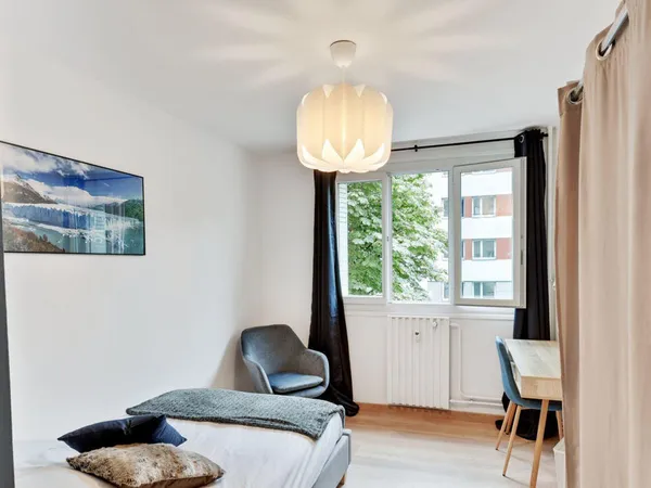 ? Chambre 17m2 avec sdb privé, proche centre ville