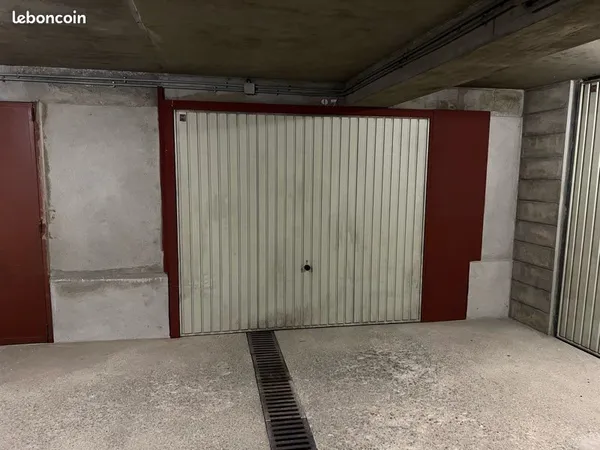 Box parking 17m2 stockage 35m3