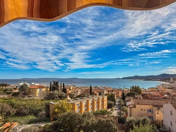 3 PIÈCES DE 71M² AVEC TERRASSE - VUE PANORAMIQUE SUR LA MER