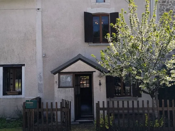 CREUSE - Près de La Souterraine: maison de 3 chambres avec un petit maison indépendant à rénover