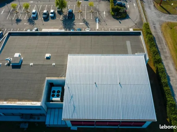 BUREAUX 906 m² BOURG DE PEAGE