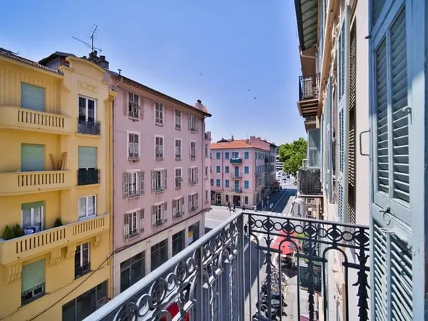 Nice République 2 p balcon