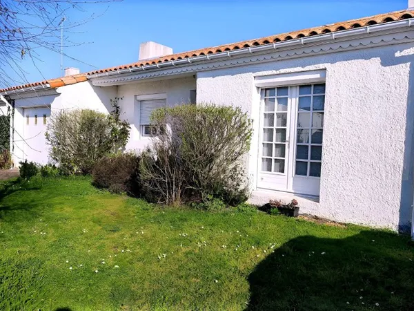 Maison de plein pied 3 chambres, garage, idéalement située aux Sables d'Olonne
