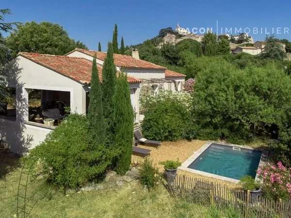 Maison de plain-pied avec piscine à Bonnieux