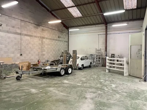 Maison 9 pièces 700 m²