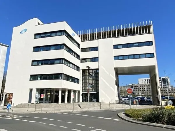 BUREAUX 178 m² LE MANS