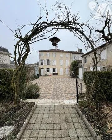 Maison 14 pièces 402 m²