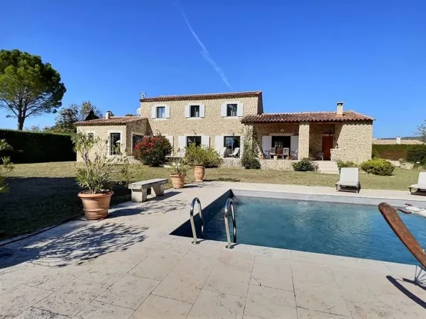 Maison 9 pièces 259 m²